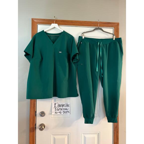 Figs Hunter Green 4XL Scrub Set - Picture 1 of 2